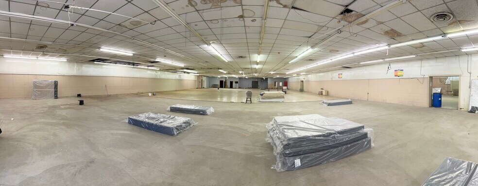 127 W 7th St, Connersville, IN à vendre - Photo de l’immeuble – Image 3 sur 7