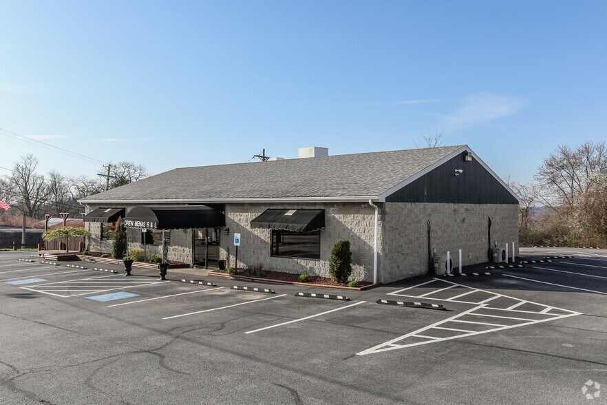 1456 Lincoln Hwy, North Versailles, PA à vendre - Photo de l’immeuble – Image 1 sur 44
