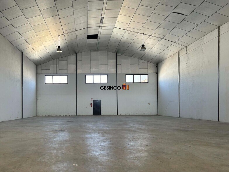 Industriel/Logistique dans Ontinyent, Valencia à louer - Photo de l’immeuble – Image 2 sur 9