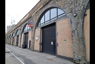 Plus de détails pour 18-23 Almond Rd, Londres - Industriel/Logistique à louer