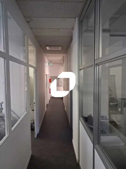 Bureau dans Rueil-Malmaison à louer - Photo de l’immeuble – Image 2 sur 24
