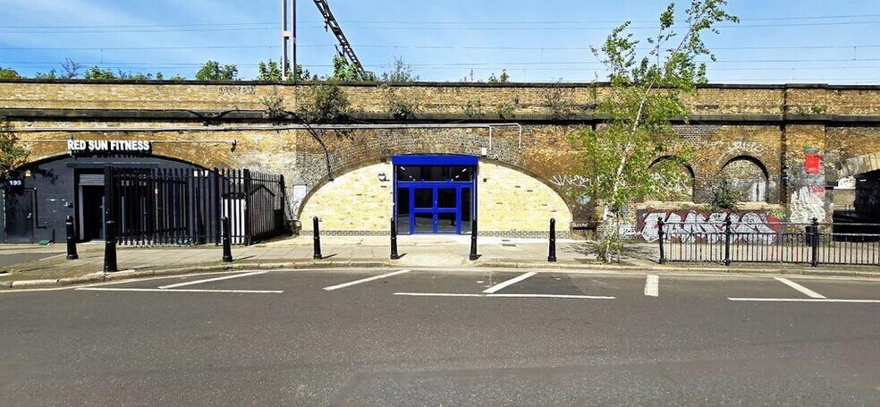 Bancroft Rd, Londres à louer - Photo de l’immeuble – Image 3 sur 49
