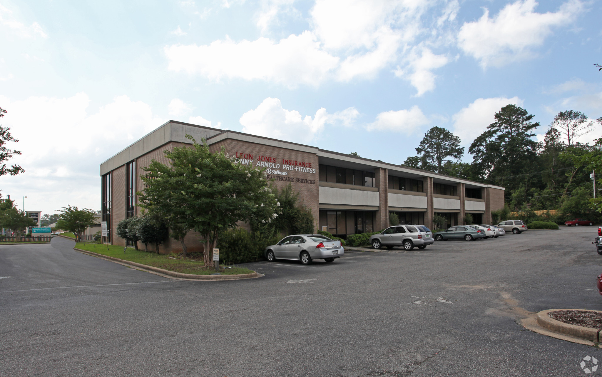 4700 Forest Dr, Columbia, SC à louer Photo principale– Image 1 sur 9