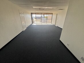 335 W Arbor Vitae St, Inglewood, CA à louer Photo intérieure– Image 2 sur 3