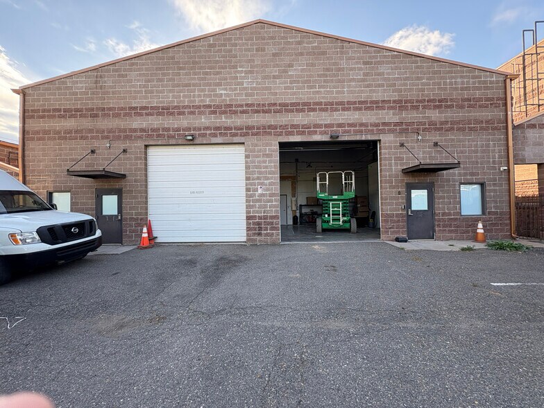 3400 S Federal Blvd, Englewood, CO à louer - Photo de l’immeuble – Image 2 sur 14