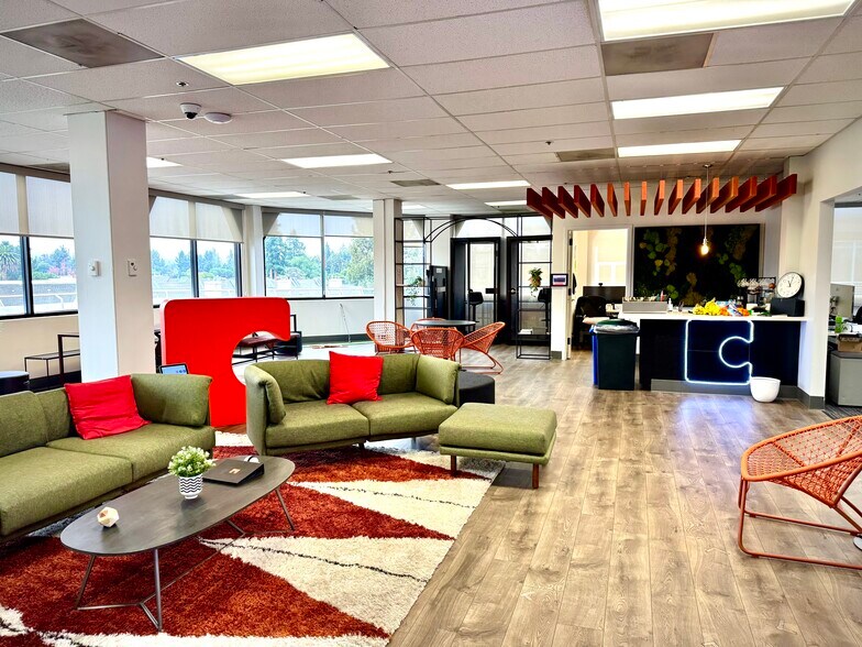 888 Villa St, Mountain View, CA à louer - Photo de l’immeuble – Image 1 sur 10