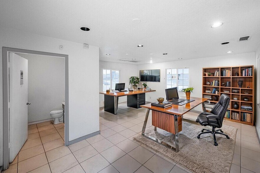 1103 Barstow Ave, Clovis, CA à louer - Photo intérieure – Image 2 sur 4