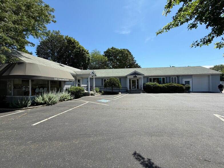 541 Concord St, Framingham, MA à vendre - Photo de l’immeuble – Image 2 sur 22