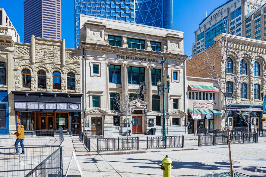 114-116 8th Ave SW, Calgary, AB à louer - Photo de l’immeuble – Image 2 sur 4