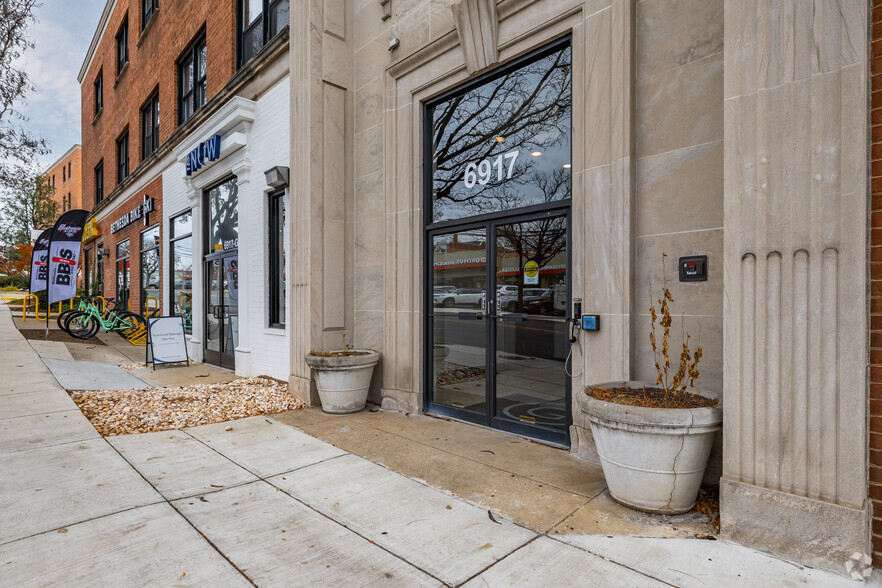 6917 Arlington Rd, Bethesda, MD à louer - Photo de l’immeuble – Image 3 sur 7