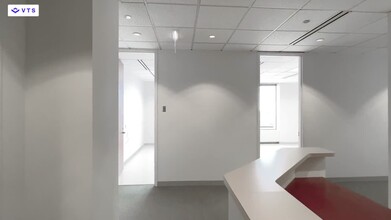1301 W 22nd St, Oak Brook, IL à louer - Vidéo sur l’annonce professionnelle 