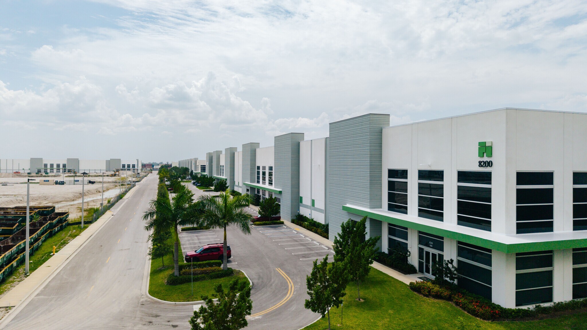 8200 NW 88th St, Medley, FL à louer Photo de l’immeuble– Image 1 sur 7