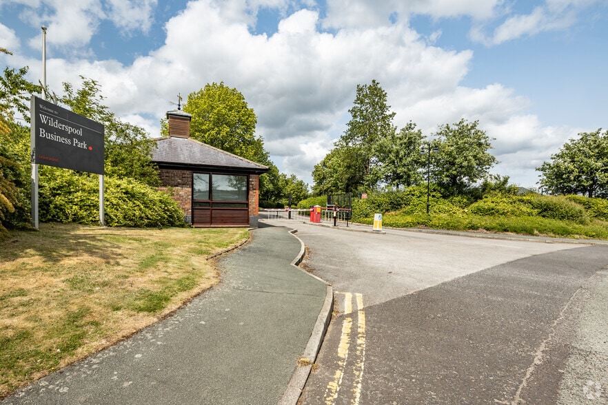 Greenalls Ave, Warrington à louer - Photo de l’immeuble – Image 2 sur 2