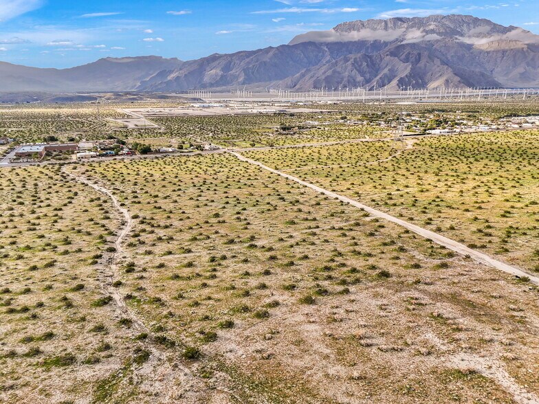 Dillon Rd, Desert Hot Springs, CA à vendre - Photo de l’immeuble – Image 3 sur 7