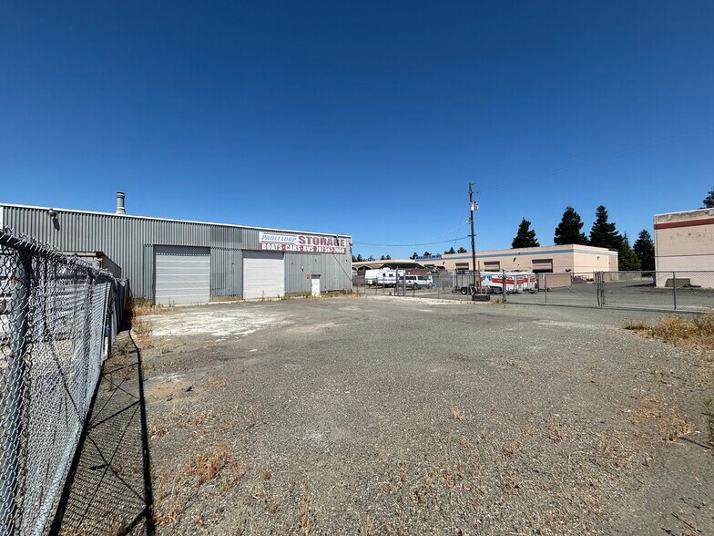 4711 Paoli Loop Rd, American Canyon, CA à louer - Photo de l’immeuble – Image 3 sur 11