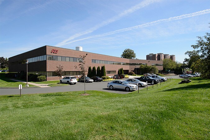 100 Corporate Dr, Windsor, CT à louer - Photo de l’immeuble – Image 2 sur 5