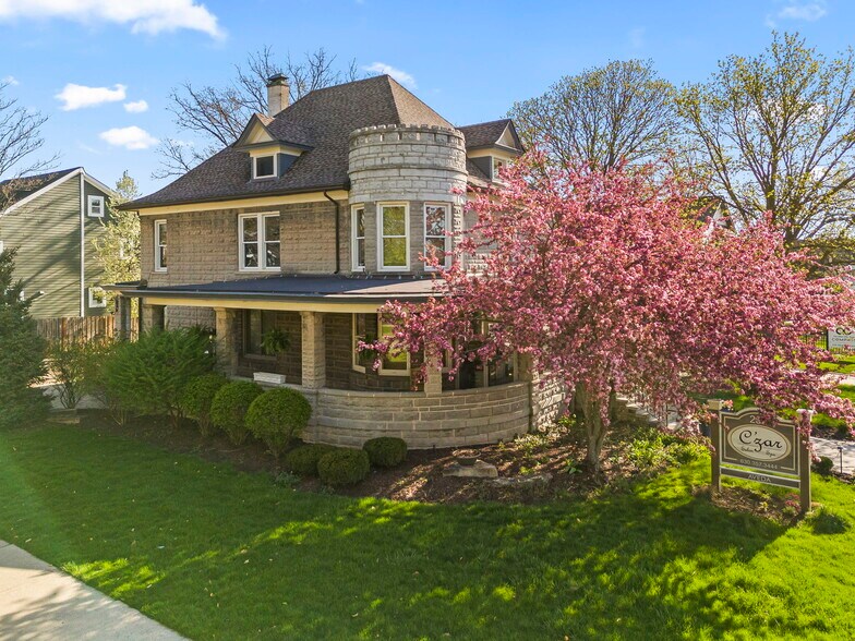 237 W Jefferson Ave, Naperville, IL à vendre - Photo de l’immeuble – Image 1 sur 9