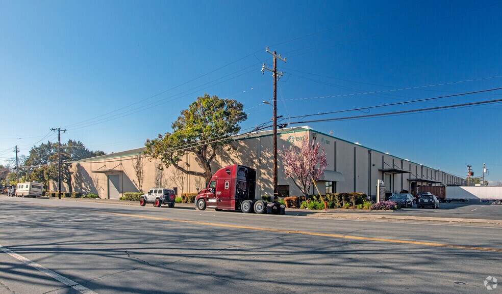 1501 Doolittle Dr, San Leandro, CA à louer - Photo principale – Image 2 sur 6