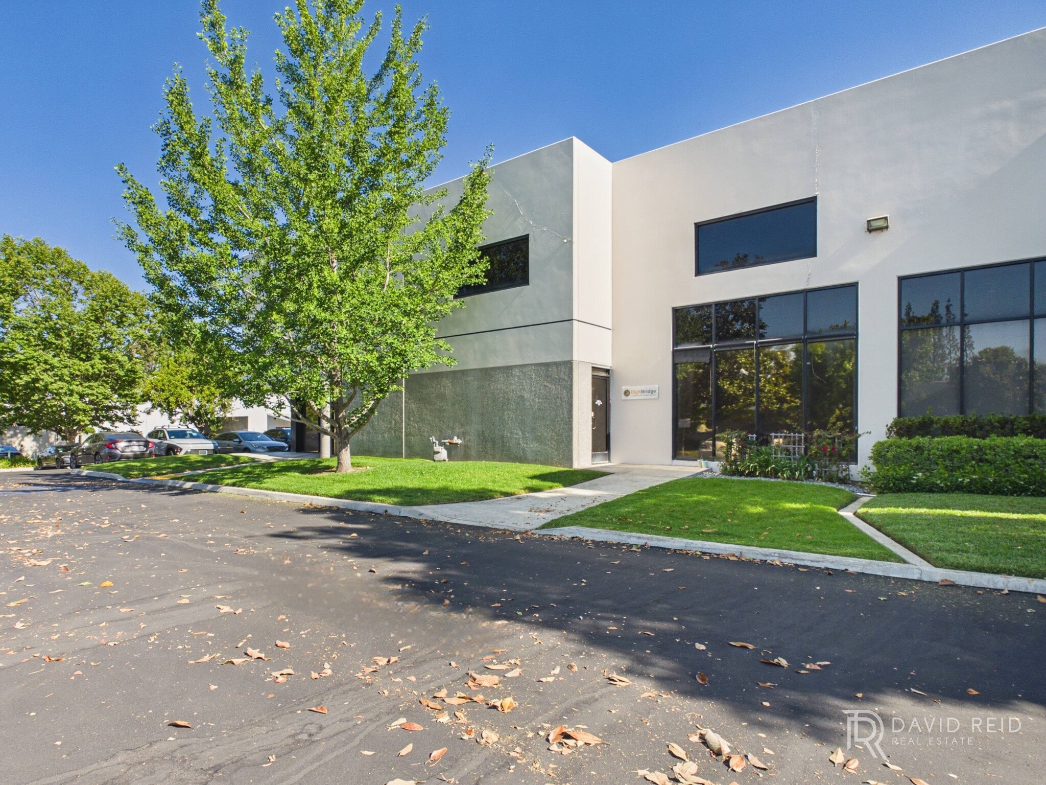 417 E Huntington Dr, Monrovia, CA à louer Photo de l’immeuble– Image 1 sur 9