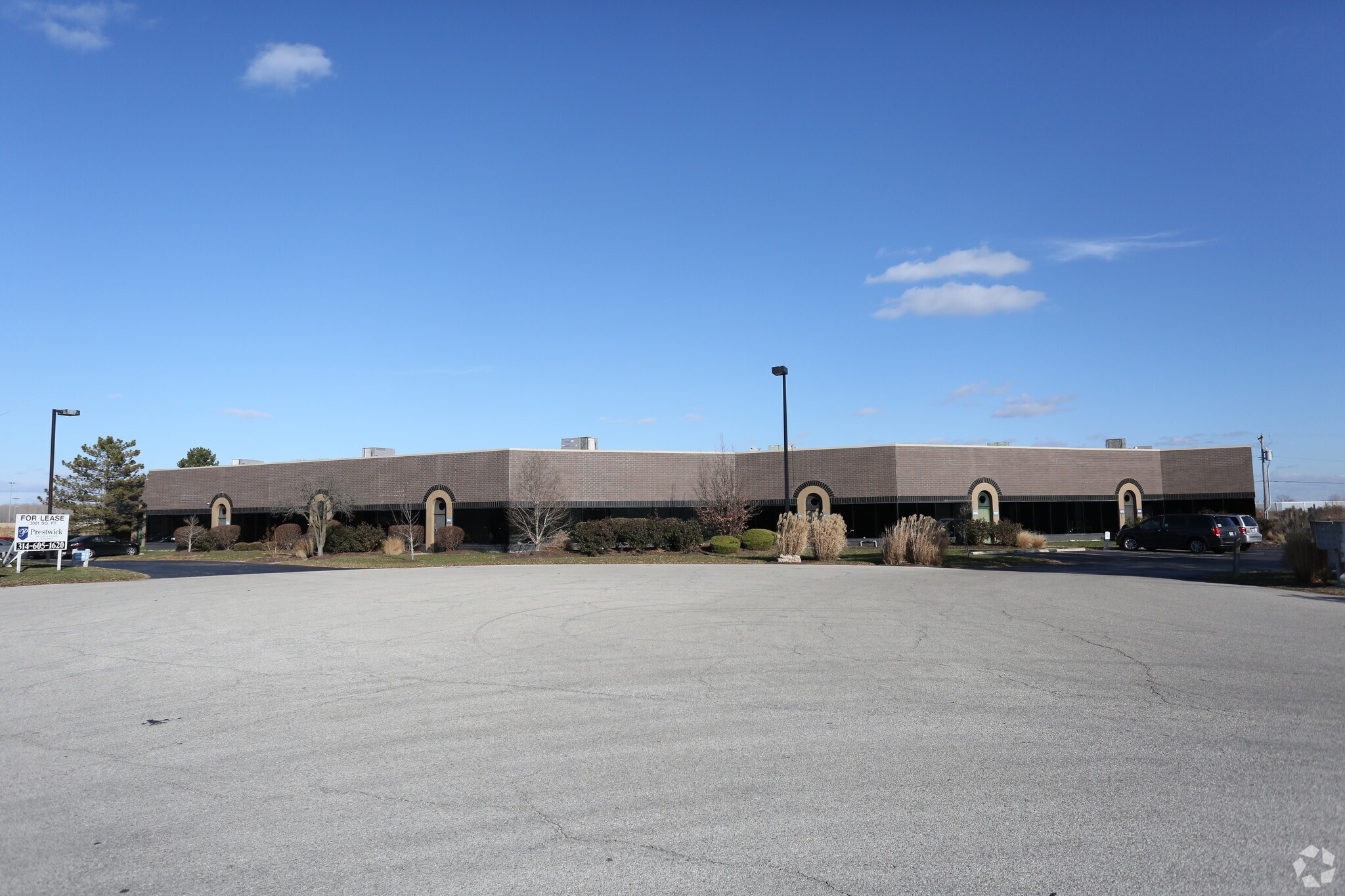 732-756 Goddard Ave, Chesterfield, MO à vendre Photo principale– Image 1 sur 20