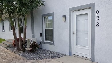 928 Myrtle Ave, Melbourne, FL à louer Photo de l’immeuble– Image 2 sur 19