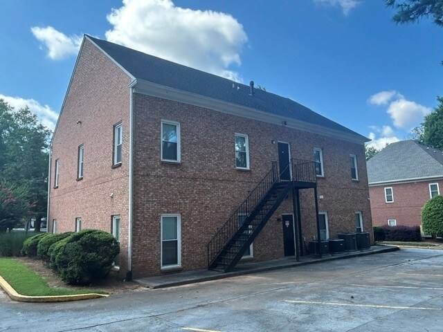 6315 Amherst Ct, Peachtree Corners, GA à louer - Photo de l’immeuble – Image 2 sur 16