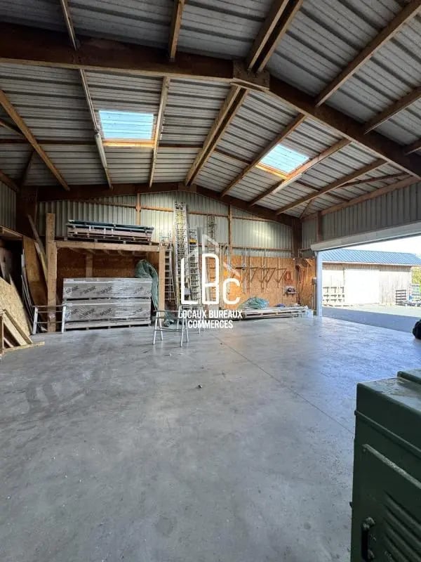 Plus de détails pour Local d'activités à louer