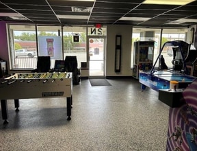 5217-5241 Shoreline Dr, Mound, MN à louer Photo intérieure– Image 2 sur 3