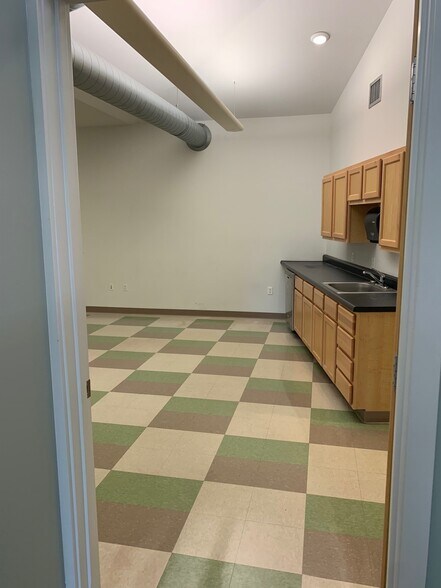 6250 Jupiter Ave NE, Belmont, MI à louer - Photo de l’immeuble – Image 3 sur 7