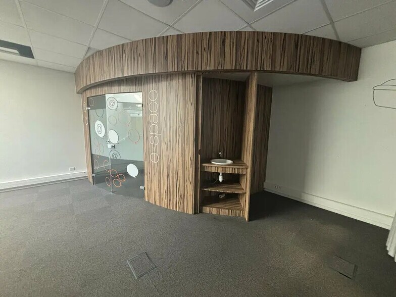 Bureau dans Marseille à louer - Photo de l’immeuble – Image 2 sur 10