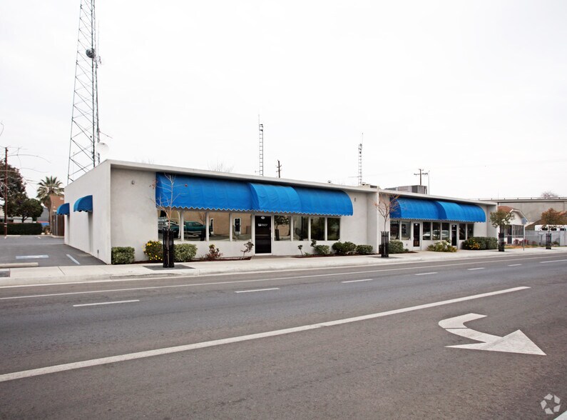 2315-2317 Q St, Bakersfield, CA à louer - Photo principale – Image 2 sur 3
