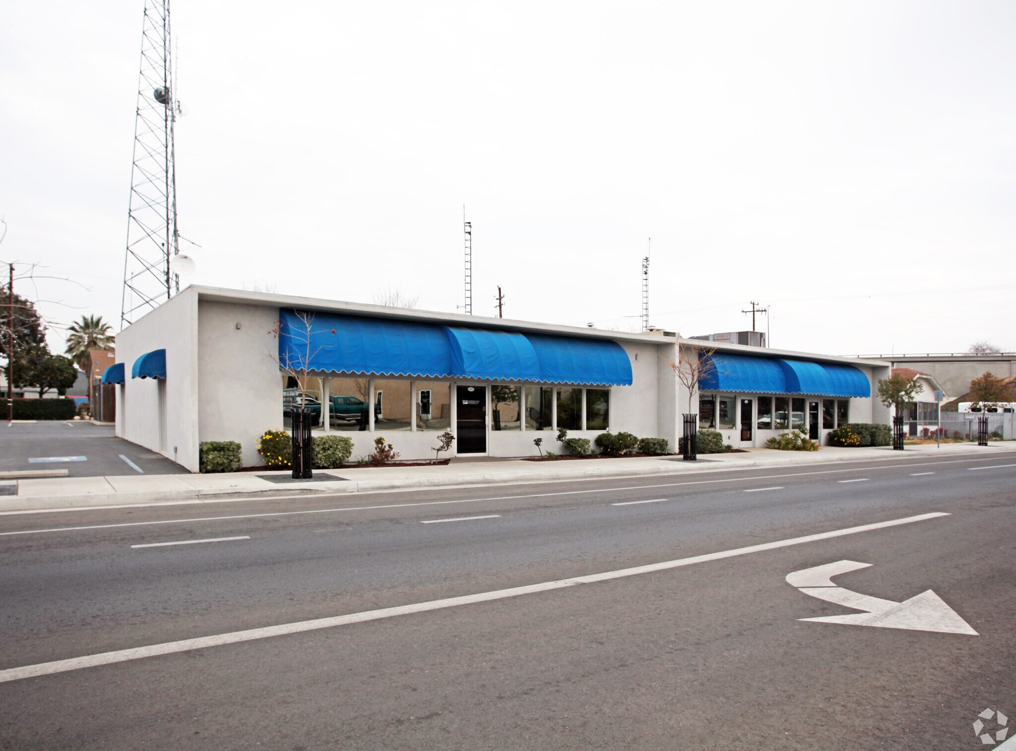 2315-2317 Q St, Bakersfield, CA à louer Photo principale– Image 1 sur 4