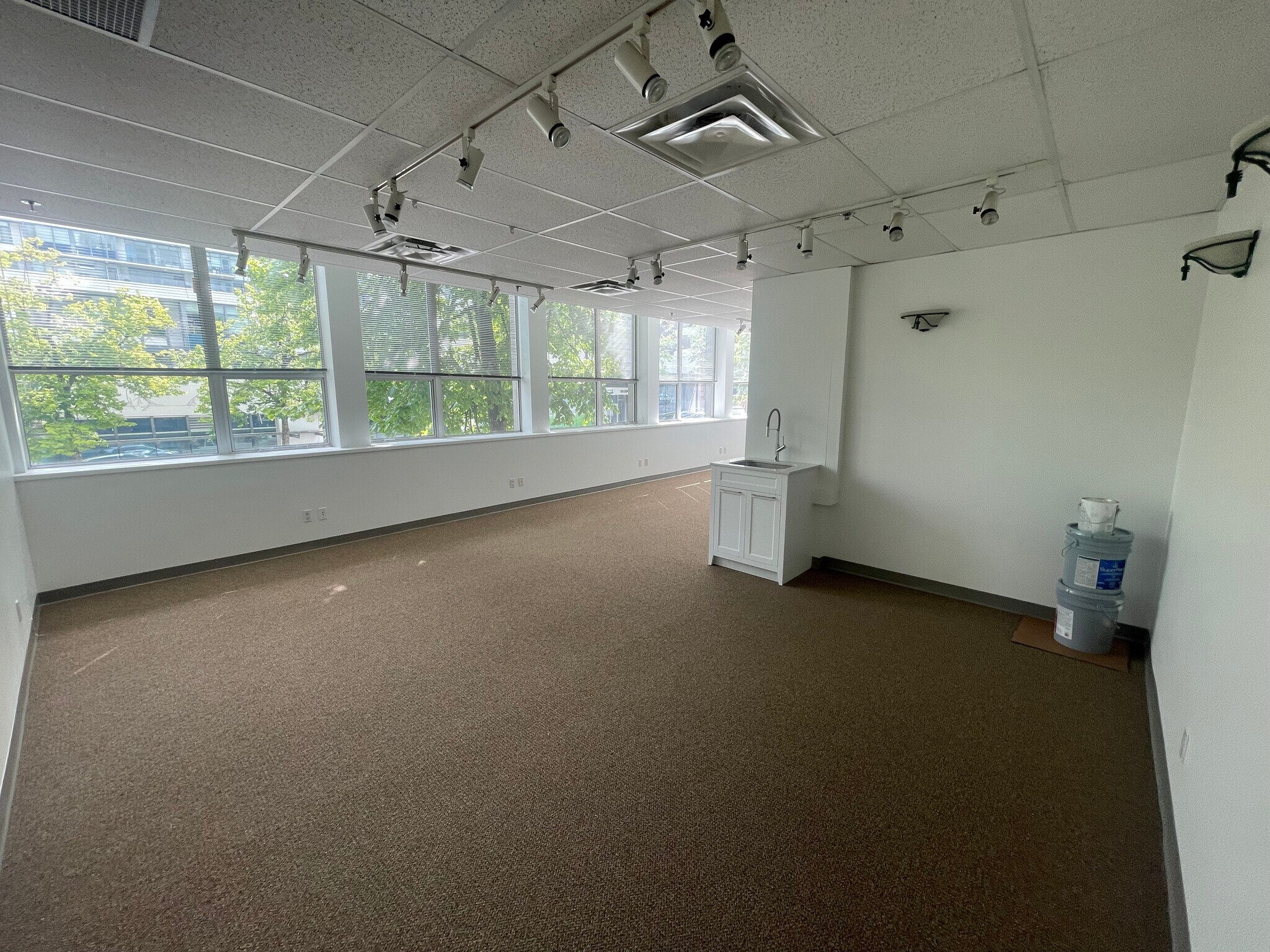 2233 Burrard St, Vancouver, BC à louer Photo de l’immeuble– Image 1 sur 10
