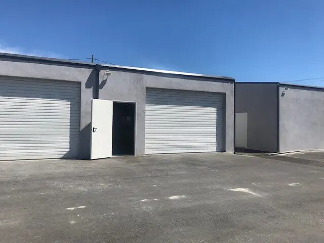 Plus de détails pour Local d'activités à louer