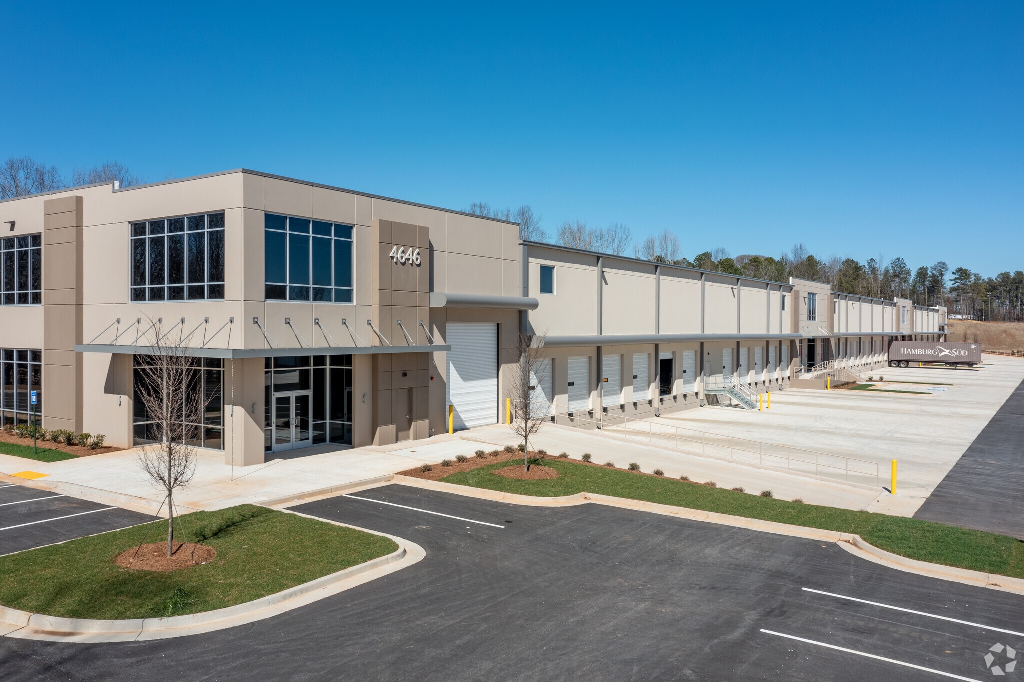 100 Friendship Rd, Buford, GA à louer Photo principale– Image 1 sur 11