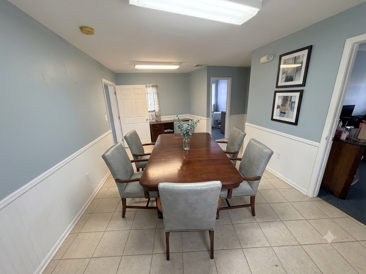 159 Main St, East Brunswick, NJ à vendre Photo intérieure– Image 1 sur 4