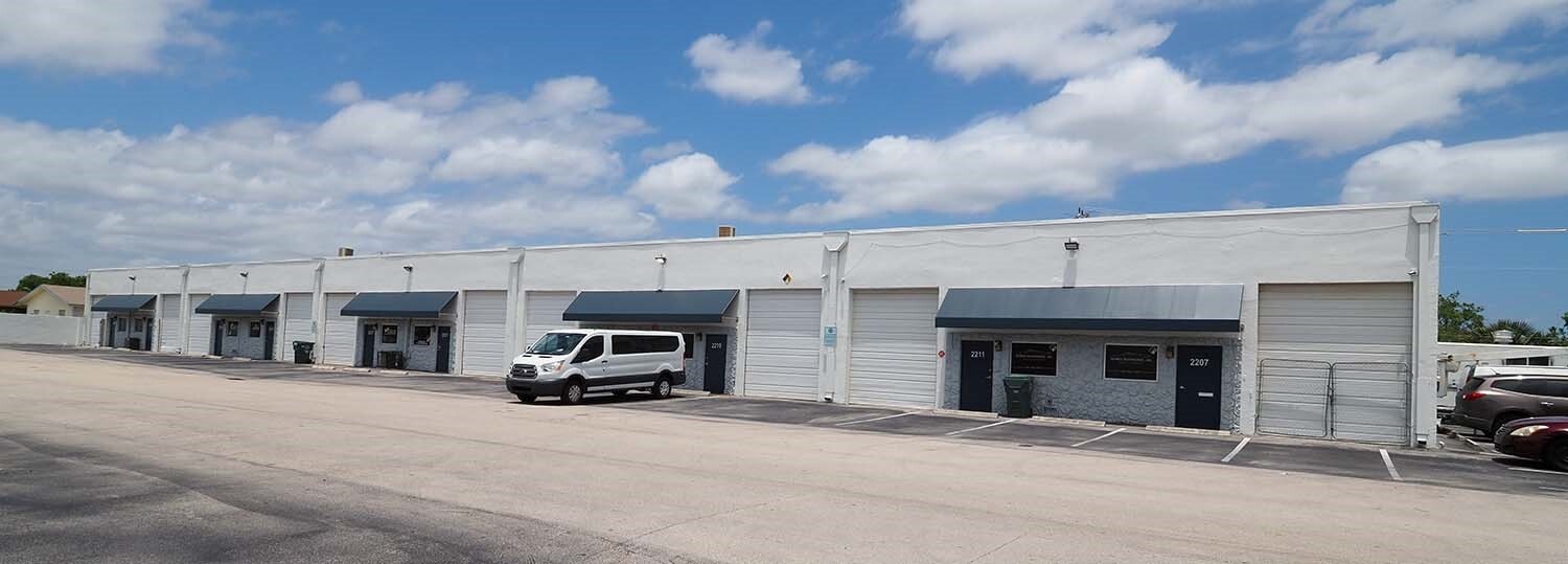 1900-2261 NW 29th St, Oakland Park, FL à louer Photo intérieure– Image 1 sur 2