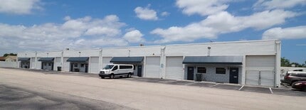1900-2261 NW 29th St, Oakland Park, FL à louer Photo intérieure– Image 1 sur 2