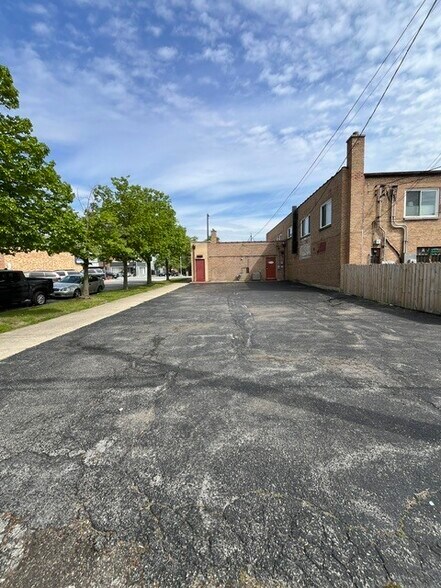 6957 W Archer Ave, Chicago, IL à vendre - Photo de l’immeuble – Image 2 sur 3