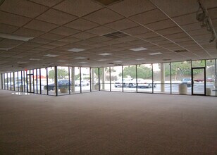 3305-3399 Wurzbach Rd, San Antonio, TX à louer Photo intérieure– Image 2 sur 2