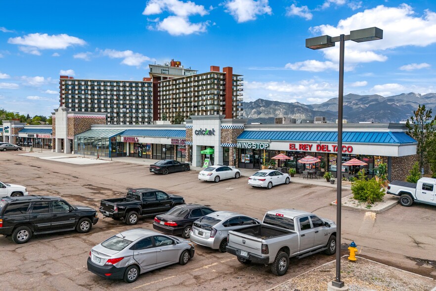 522-586 S Academy Blvd, Colorado Springs, CO à louer - Photo de l’immeuble – Image 2 sur 9