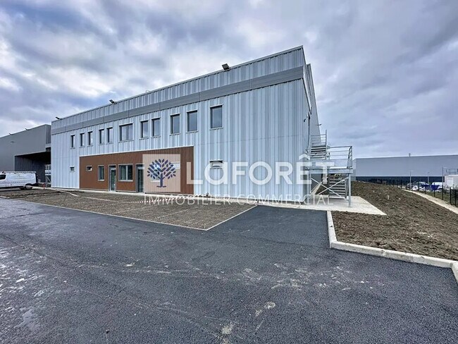 Plus de détails pour Local d'activités à louer