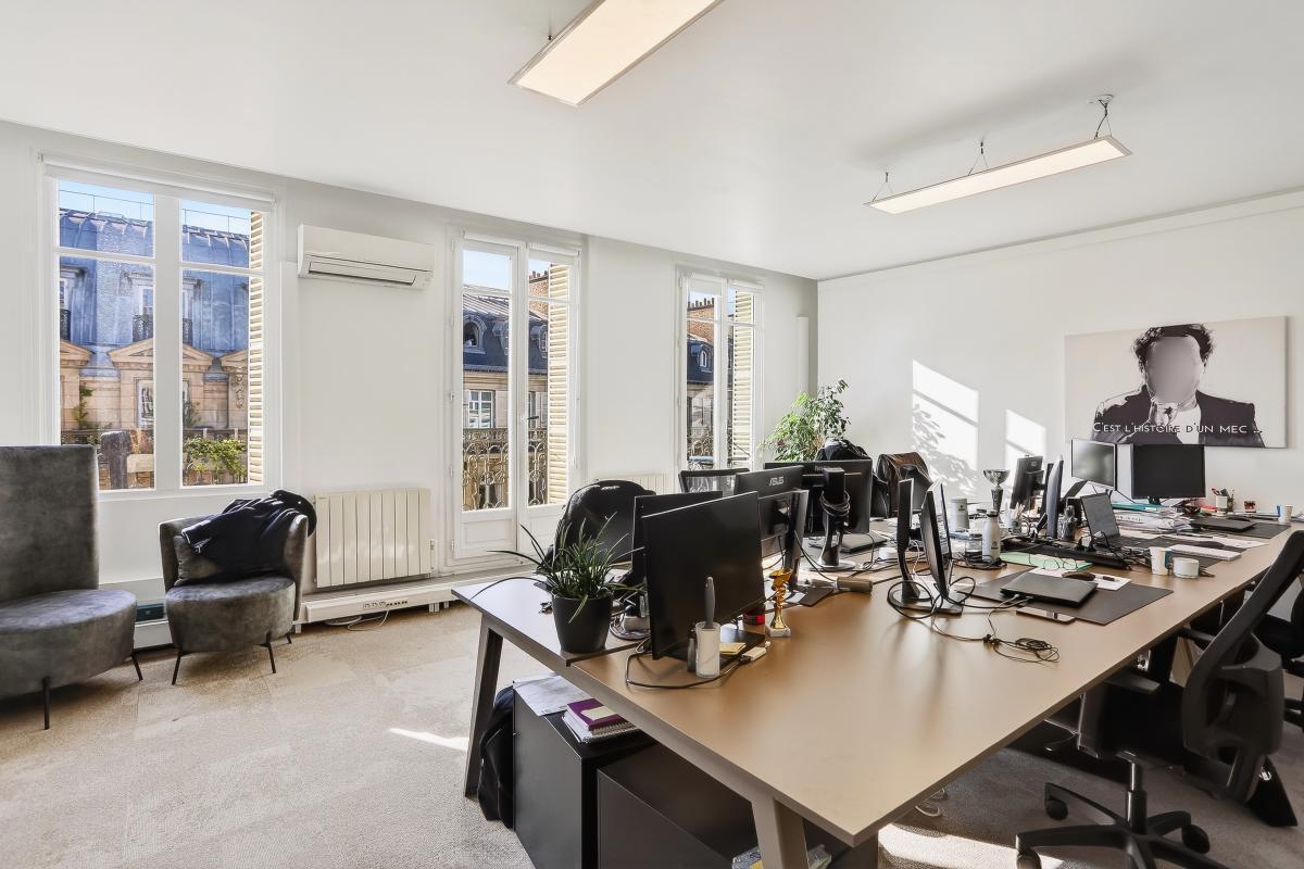Bureau dans Paris à louer Photo de l’immeuble– Image 1 sur 10