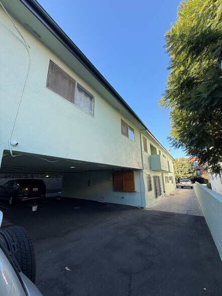 726 N Alfred St, West Hollywood, CA à vendre - Photo de l’immeuble – Image 3 sur 26