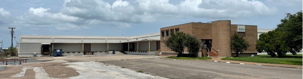 6530 Leopard St, Corpus Christi, TX à louer - Photo de l’immeuble – Image 2 sur 10