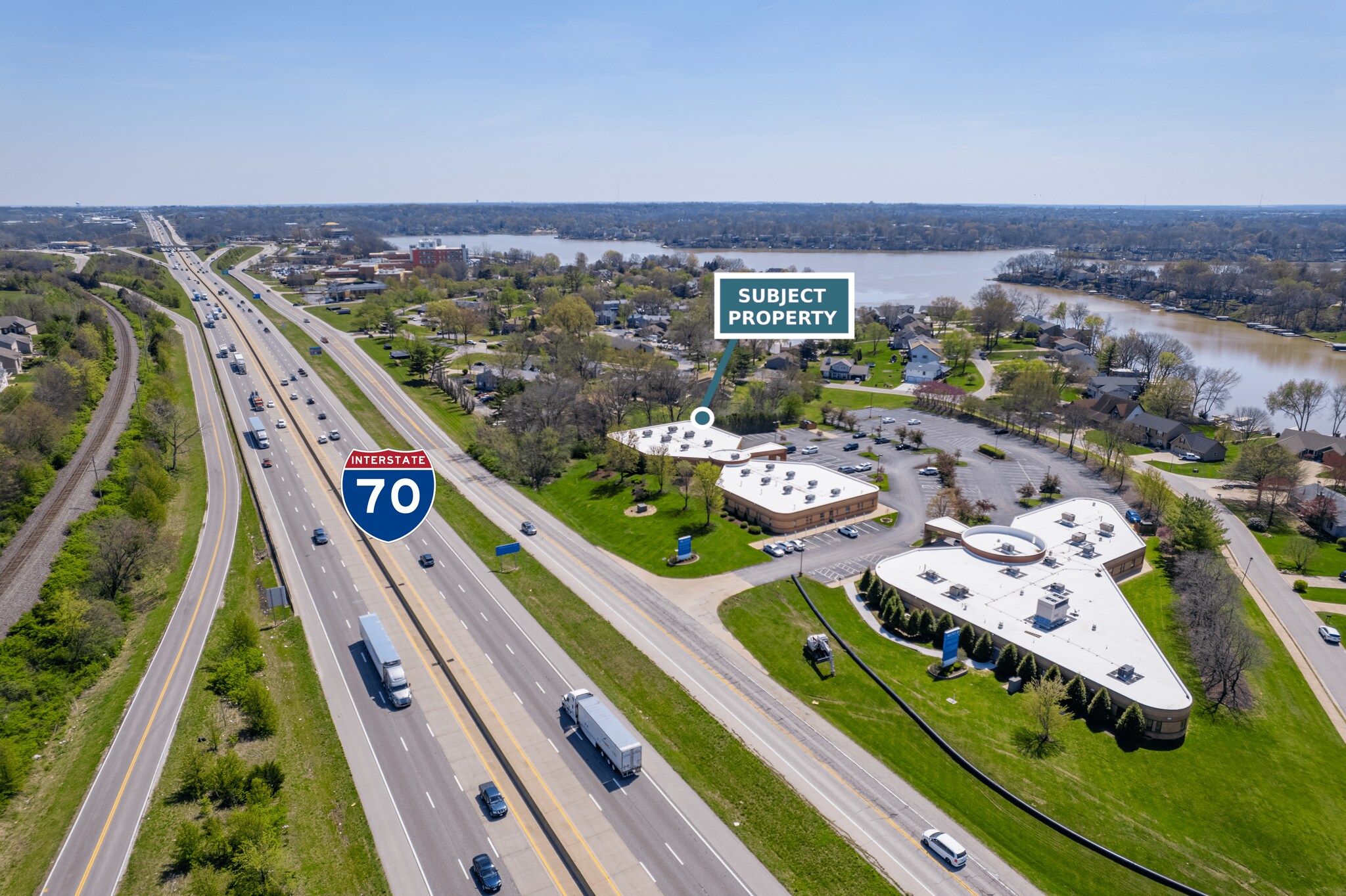 100 Brevco Plz, Lake Saint Louis, MO à louer Aérien– Image 1 sur 19