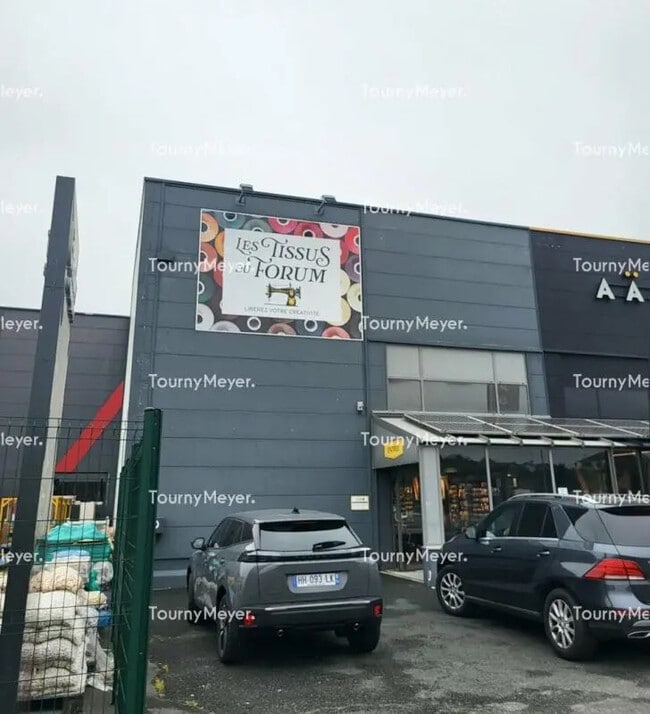Plus de détails pour Local commercial à louer