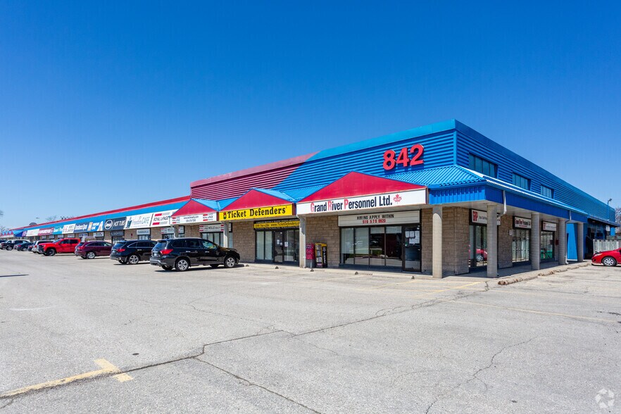 842 Victoria St N, Kitchener, ON à louer - Photo principale – Image 1 sur 5