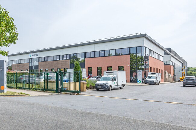 Plus de détails pour 7 Rue Du Commandant D'estienne D'orves, Villeneuve-la-Garenne - Industriel/Logistique à louer