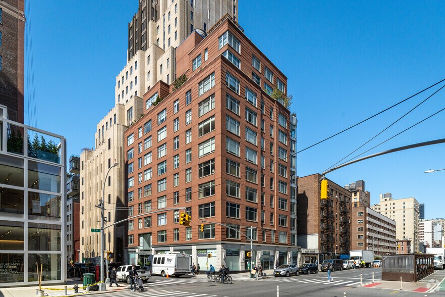 120 7th Ave, New York, NY à louer - Photo de l’immeuble – Image 1 sur 5